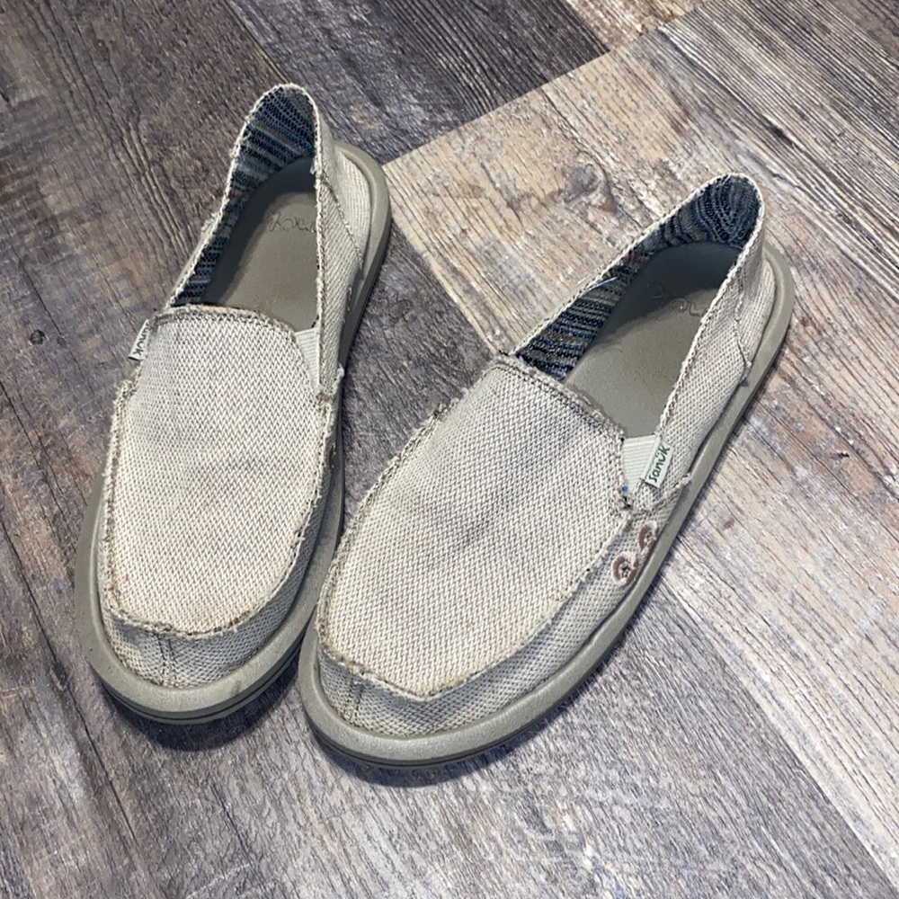 Tan sanuks